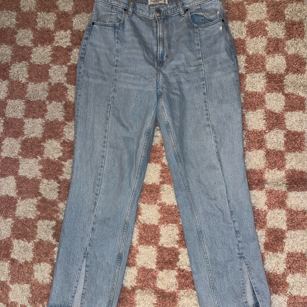 Abercrombie “The 90’s Straight” Ultra High Rise Denim